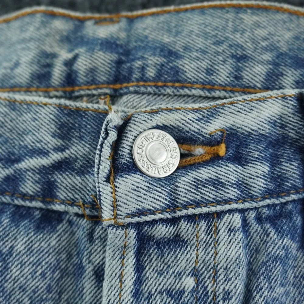 Levi's 501 Straight Leg Jeans Mens 33x28 Light Blue Vintage 90s Button Fly
